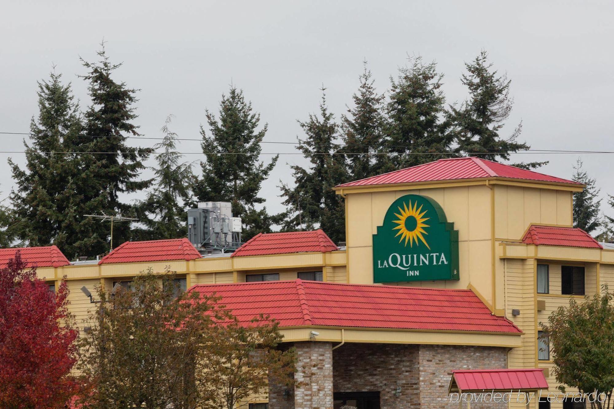 La Quinta Inn By Wyndham Everett Exterior photo