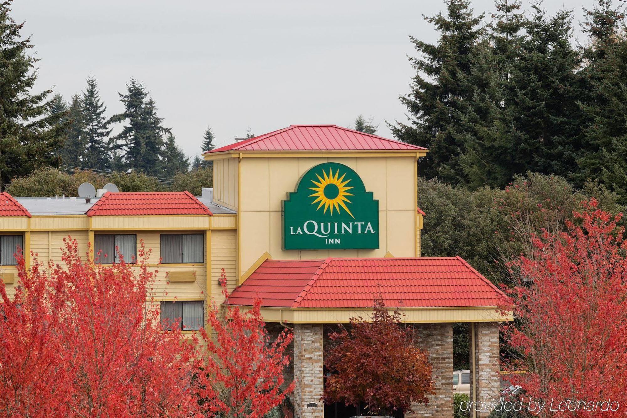 La Quinta Inn By Wyndham Everett Exterior photo